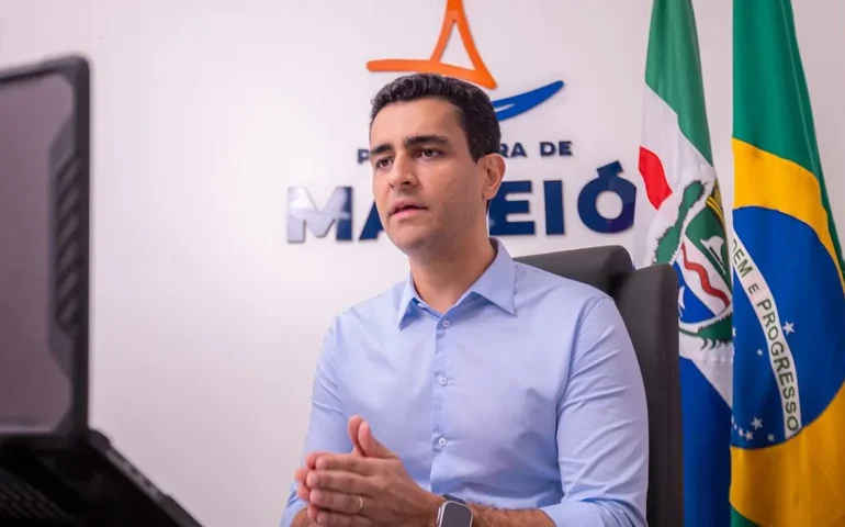 Prefeito JHC deixa forrozeiros de Maceió na mão: calote de R$ 56 mil e desculpas esfarrapadas; assista vídeos