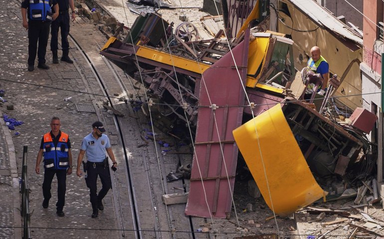 Elevador da Glória: 3 brasileiros ficam feridos em acidente com funicular em Portugal