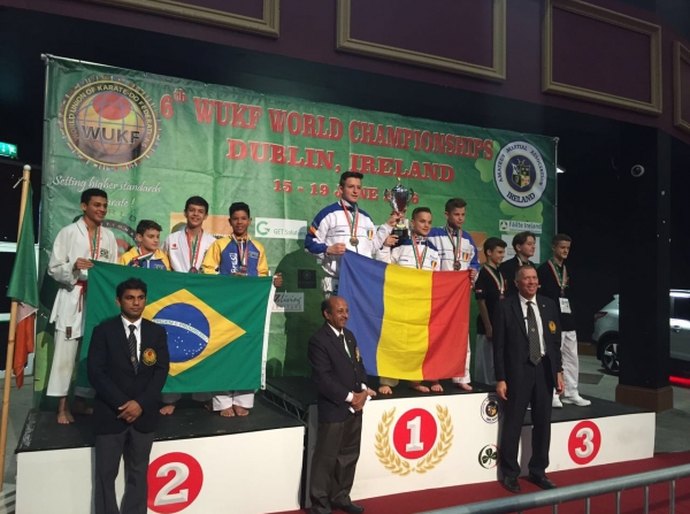 Karateca, aluno de escola pública, alcança a prata em Mundial