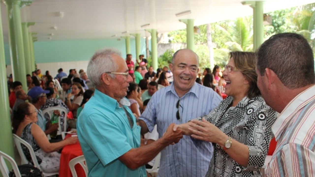 Arapiraca: Prefeita Célia Rocha prestigia evento comunitário