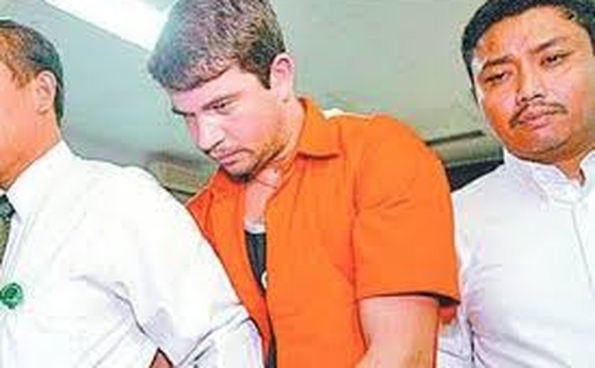 Brasileiro e outros oito presos são levados para local de execução na Indonésia