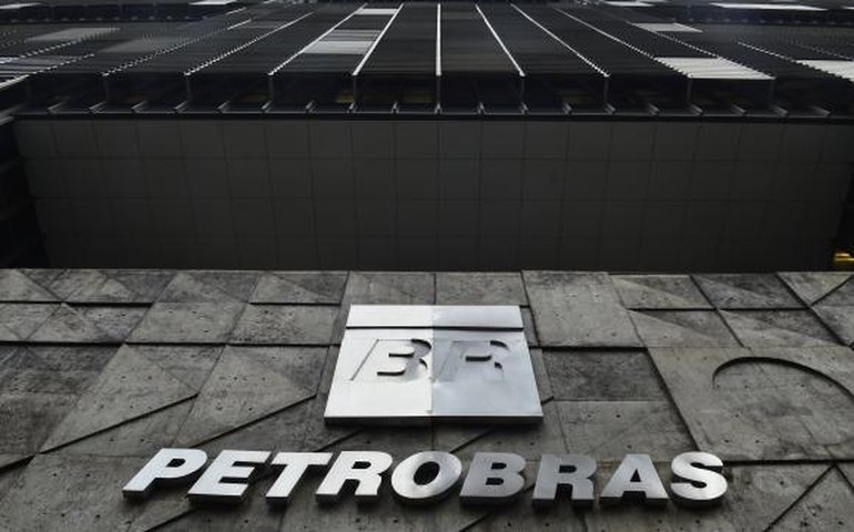 Acusado de intermediar propina na Petrobras deve depor hoje à PF