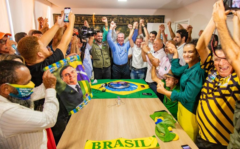 PTB oficializa em convenção candidatura de Collor ao governo de Alagoas