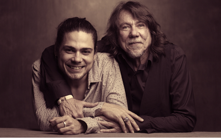 Lenine e filho levam show “Rizoma” a Campos do Jordão