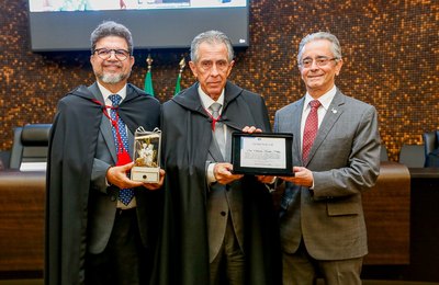 Seção Especializada Cível homenageia Orlando Rocha e Elisabeth Carvalho