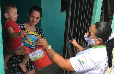 Assistência Social de Branquinha leva alegria para os pequenos do programa Criança Feliz