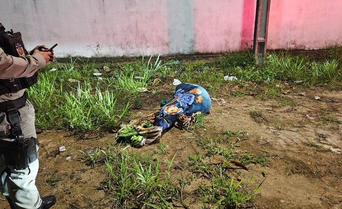 Corpo foi encontrado na Rua São Francisco, no bairro Ouro Preto, em Maceió