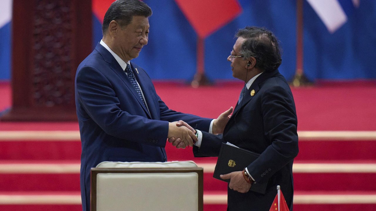 Pequim avança com Iniciativa do Cinturão e Rota da China e Colômbia de Petro adere ao projeto