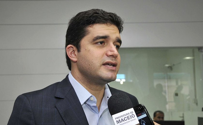 Prefeito de Maceió confirma que aguarda Reforma Política para mudar pro PSB