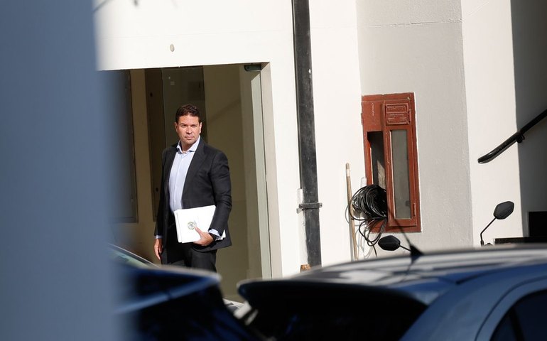 Fux vota por suspender todo processo sobre golpe contra Ramagem