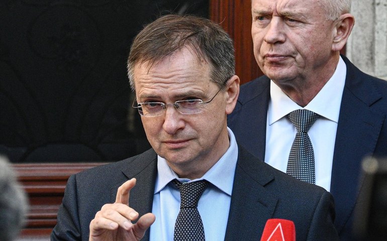 Chefe da delegação russa comenta postura de negociadores ucranianos: 'Autoridade limitada' (VÍDEOS)