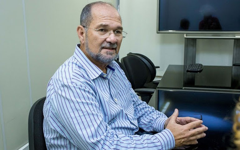 Arnóbio Cavalcanti deixa presidência da Algás