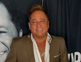 Leonardo é levado ao hospital após escorregar em barco de pesca