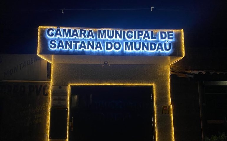 Câmara de Santana do Mundaú realiza melhorias na sede do Legislativo