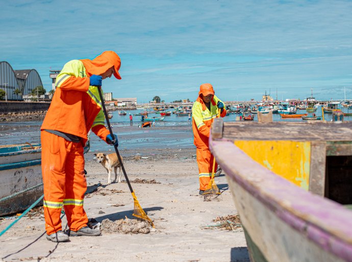 Alurb já recolheu mais de 4 mil toneladas de resíduos das praias de Maceió este ano