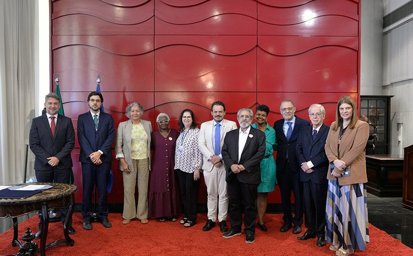 Novos membros tomam posse no Conselho Editorial do Senado Federal