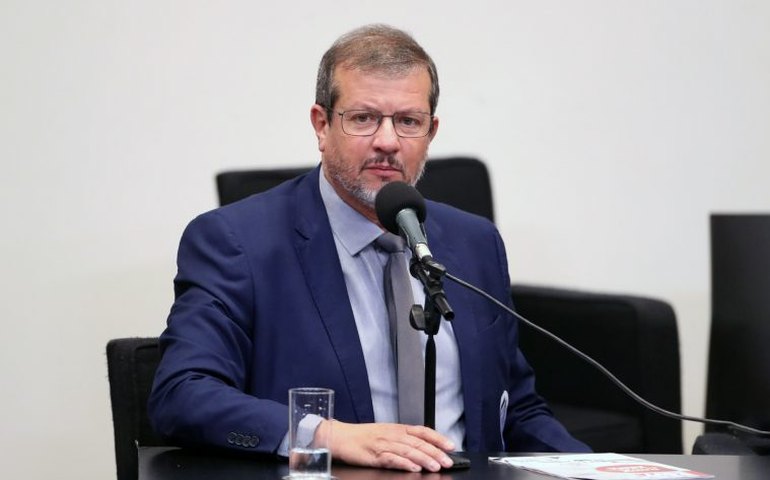 Comissão debate redução na idade de estágio para alunos do ensino fundamental