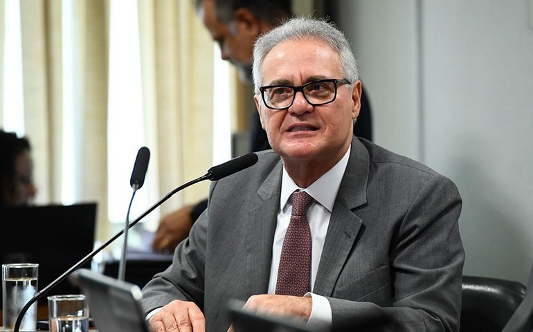 Renan Calheiros se reúne com Receita para discutir impacto da isenção do IR e diz que não há decisão sobre mudanças