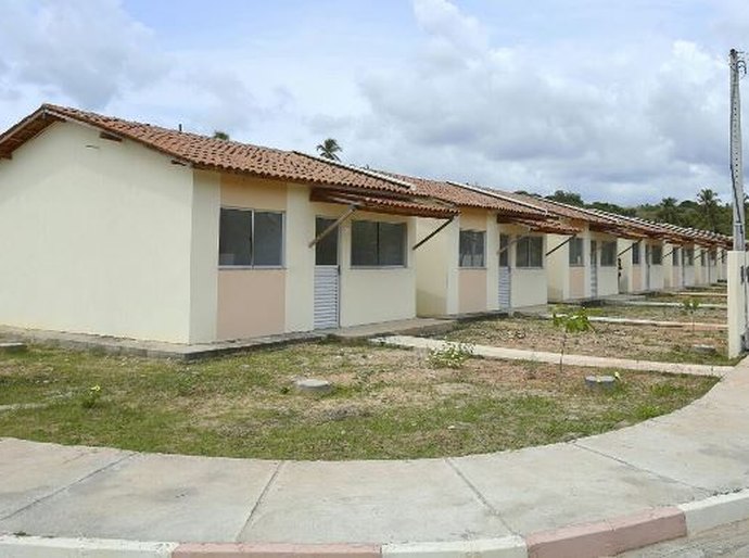 Governador participa da entrega de casas em Santa Luzia do Norte