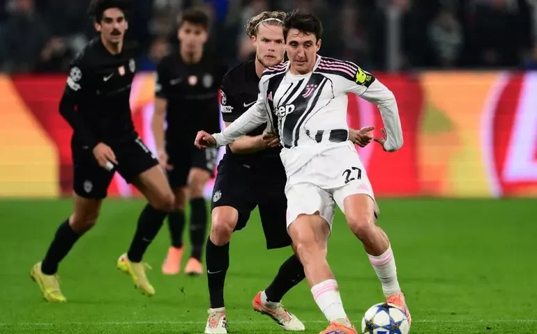 Juventus empata com Sporting e segue sem ganhar na Champions