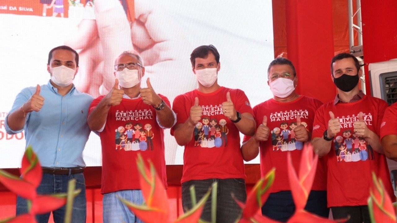 Alimenta Marechal: Prefeito Cacau entrega cartões para 3 mil deodorenses no maior programa de complementação de renda do município