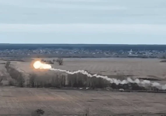 Vídeo mostra ataque aéreo da Ucrânia que eliminou dezenas de soldados russos