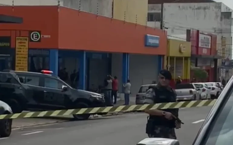 Criminosos invadem Magazine Luiza no Paraná e fazem reféns