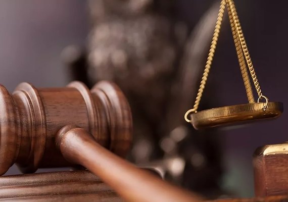 Promotor pede condenação de três e absolvição de dois réus em júri de homicídio em Palmeira dos Índios