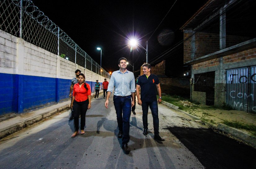 Conjunto Galileia, no Benedito Bentes, ganha iluminação em LED