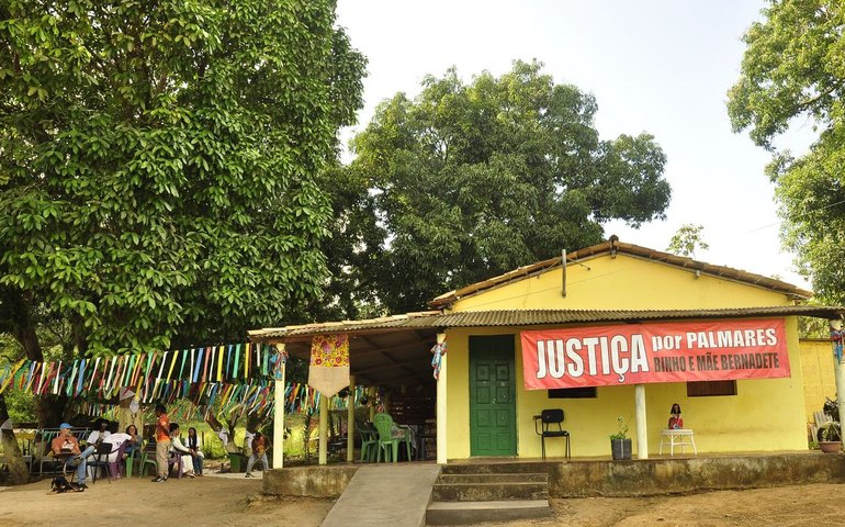 Julgamento de réus pela morte de mãe Bernadete será retomado amanhã