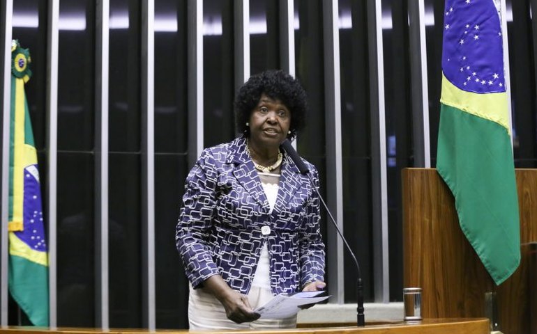 Lei que regulamenta direitos de trabalhadores domésticos completa dez anos