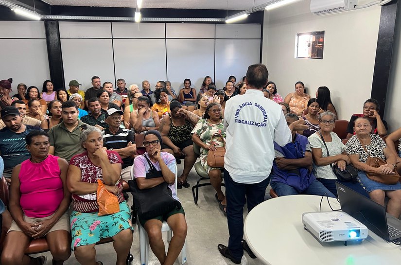 Vigilância Sanitária promove ação educativa sobre boas práticas após receber denúncias