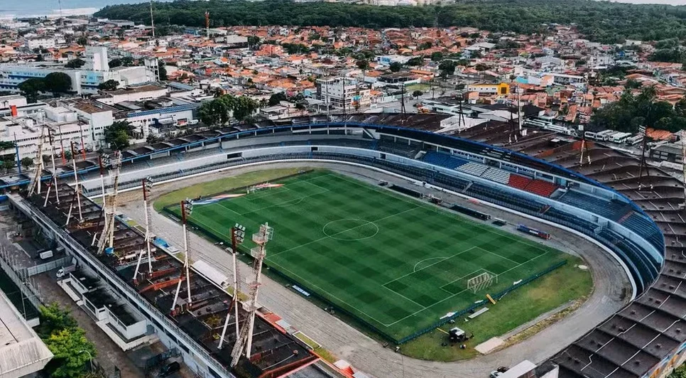 Presos com R$ 2 milhões trabalhavam em empresa que presta serviços ao Governo de Alagoas, incluindo manutenção da iluminação do Estádio Rei Pelé. - Foto: José Tramontin/athletico.com.br