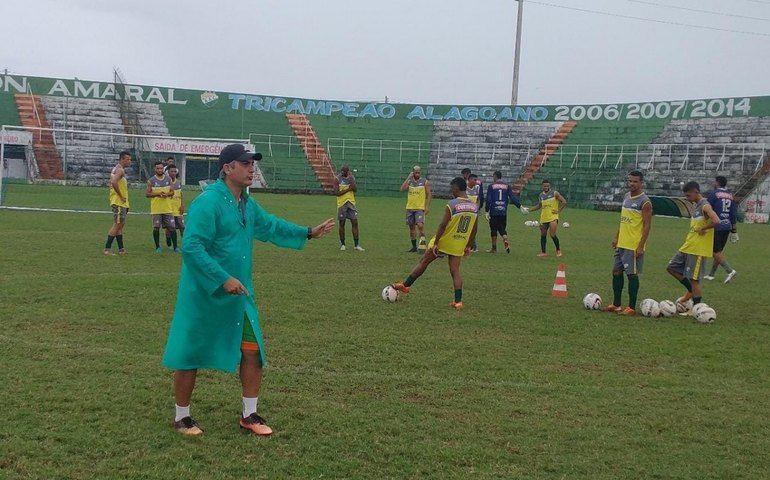 Emanuel Cerqueira fala sobre semana de trabalho antes do primeiro jogo da semifinal