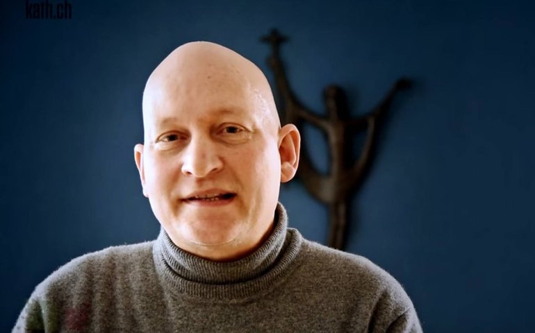 Vítima de padre pedófilo narra calvário 40 anos depois