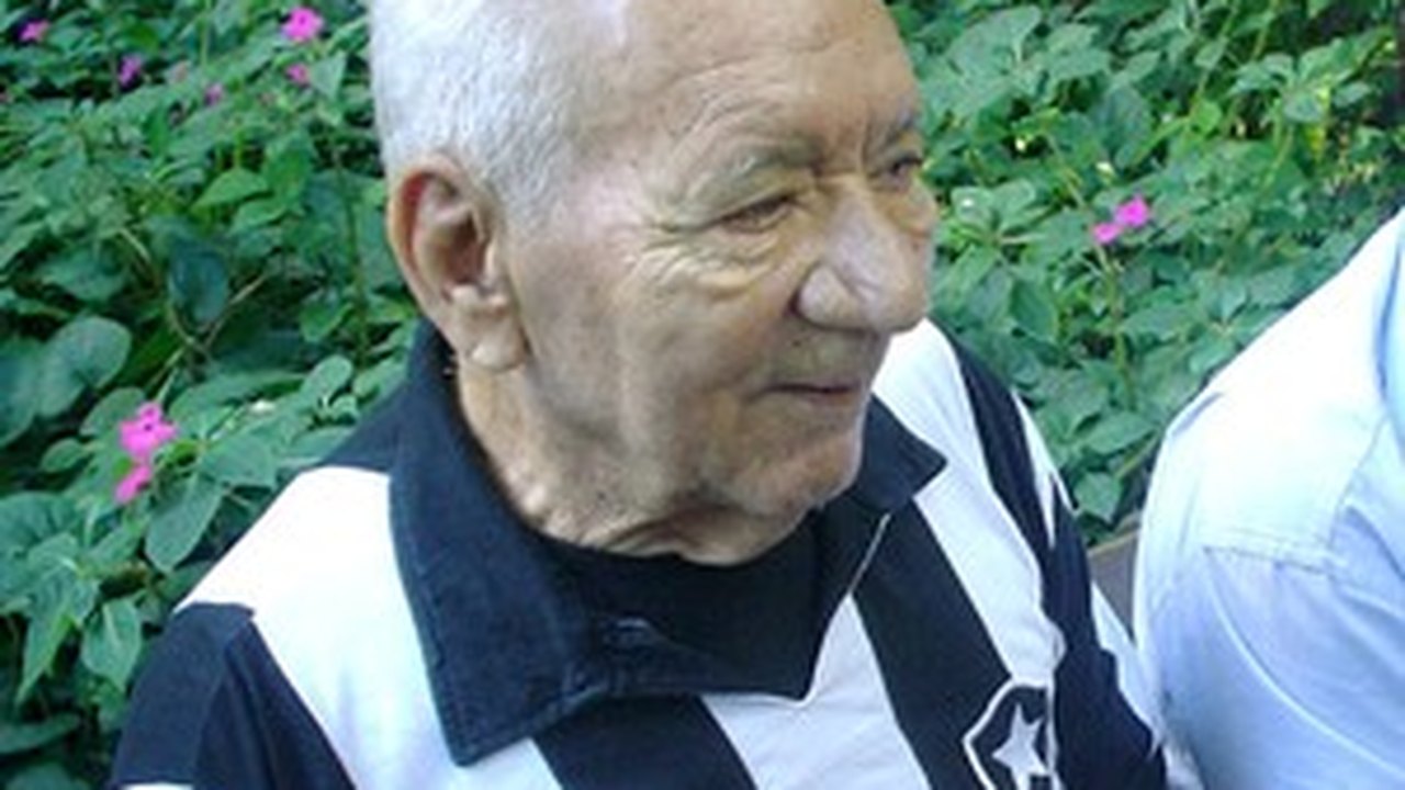 Morre no Rio o ex-jogador de futebol Nilton Santos