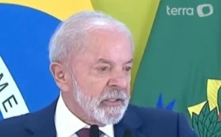 Lula reage a fala de Zezé Di Camargo e classifica ataque às filhas de Silvio Santos como machista