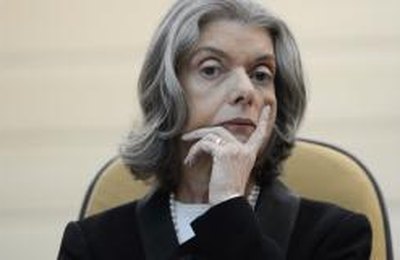 CNJ decide investigar folha de salários de juízes de todo o país