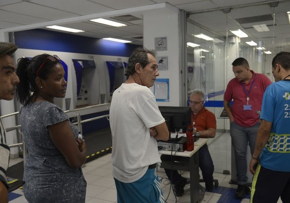 Bancos têm horários reduzidos nas vésperas de Natal e Ano Novo