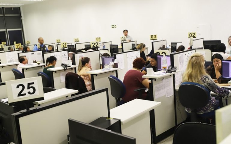 Comissões discutem condições de trabalho dos servidores federais