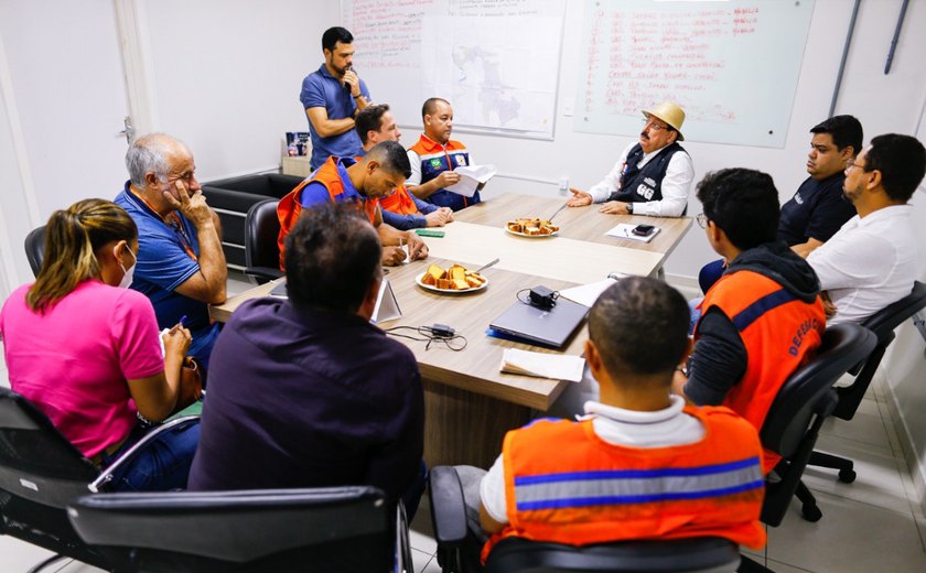 Prefeito Gilberto Gonçalves se reúne com Defesa Civil Nacional e reafirma que sua prioridade é assistência às famílias atingidas