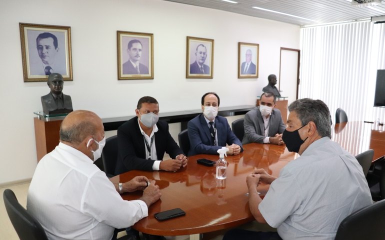 Lyra recebe dirigentes da Caixa que apresentam programa de expansão de investimentos