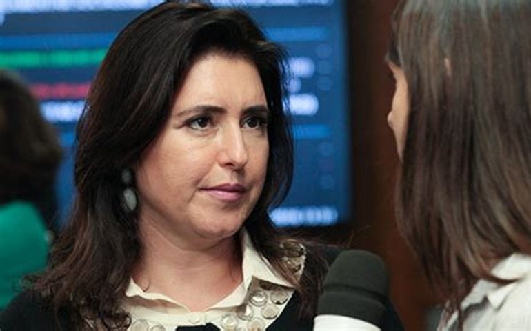 Candidatura não é ‘nem oposição nem situação’ a governo, diz  emedebista Simone Tebet