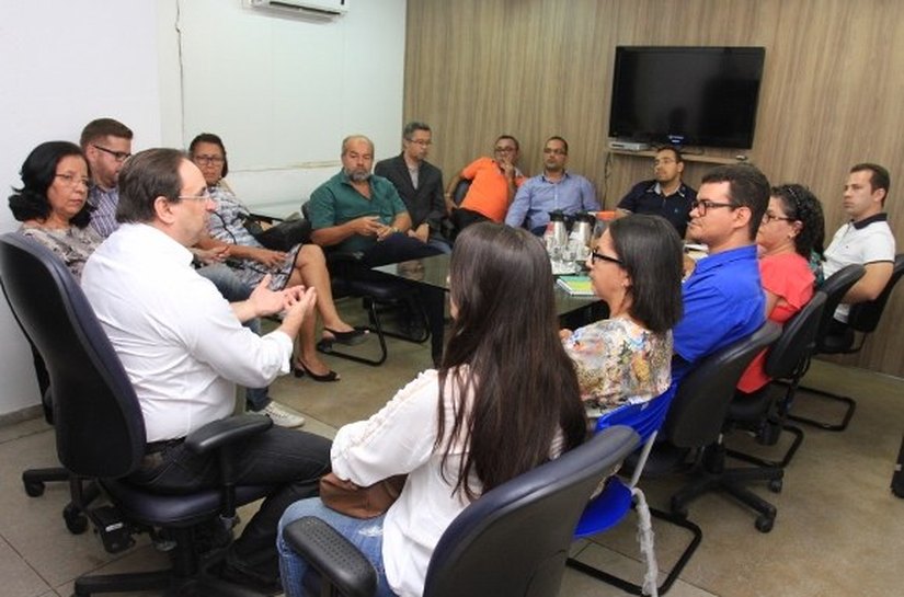 Barbosa discute parcerias na Educação com os municípios para melhorar índices
