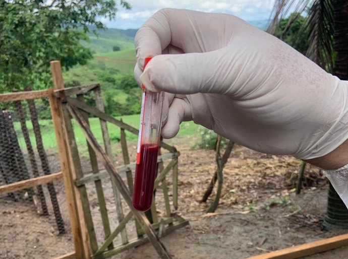 Adeal realiza coleta de amostras em aves para análise do Ministério da Agricultura