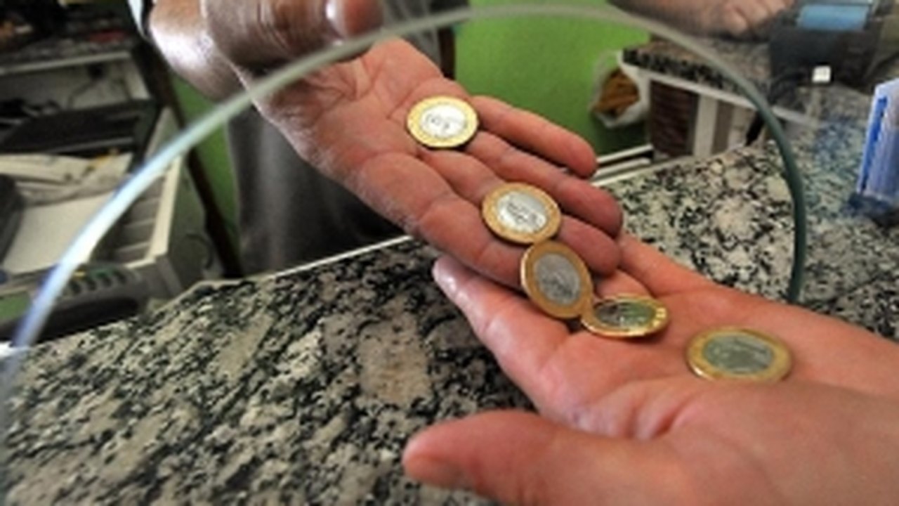 Impostos consumiram 35,85% da renda do brasileiro em 2012
