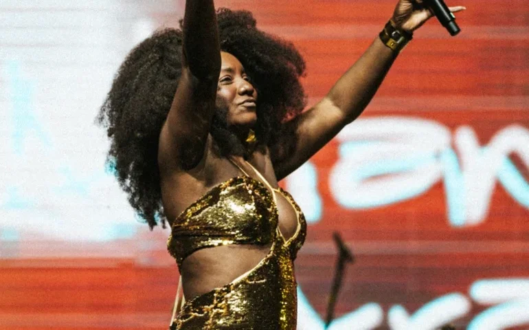 Quem é Adriana Araújo, sambista mineira internada em estado grave com aneurisma cerebral