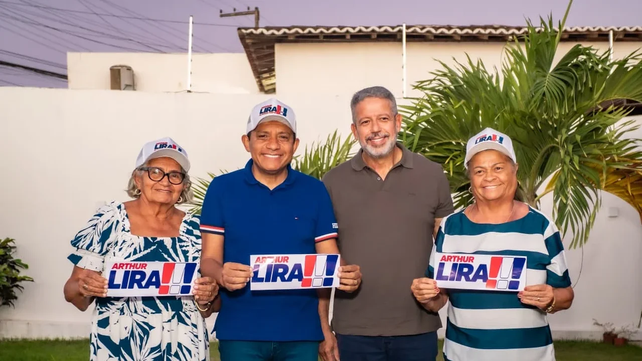 Trair, coçar e queimar: aproximação com Arthur Lira coloca fidelidade de Júlio Cezar ao governo em xeque