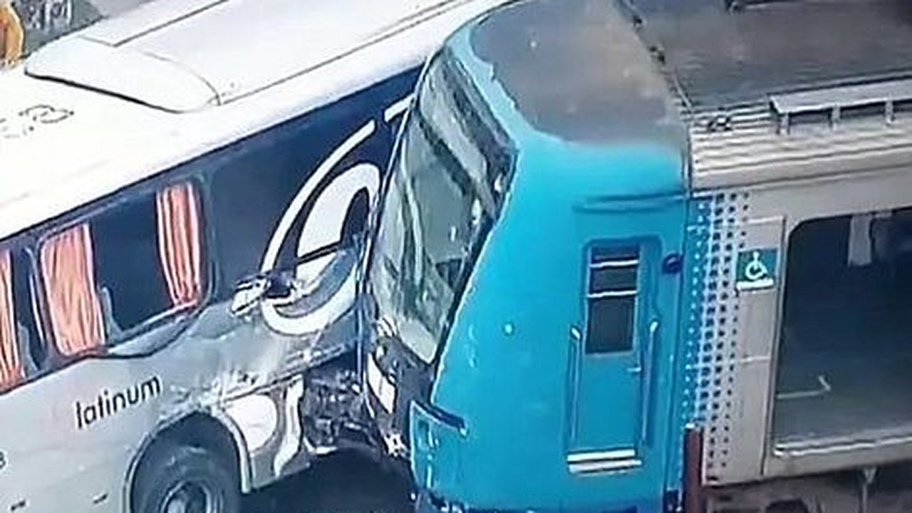 Acidente entre trem e ônibus deixa sete mortos no Chile