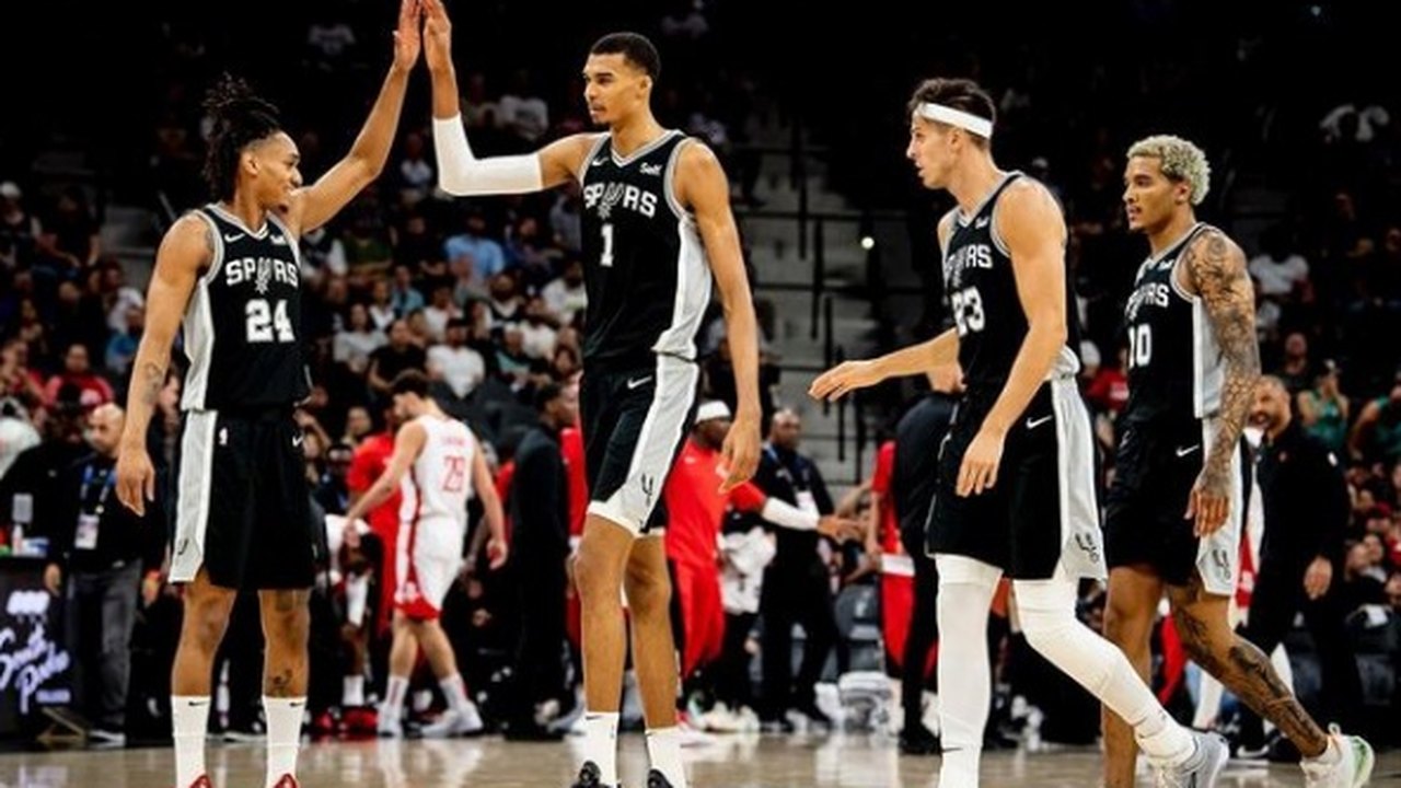 Wembanyama faz cesta à la Michael Jordan, mas Spurs perdem para os Celtics na NBA